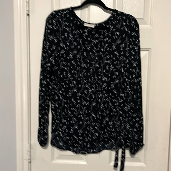 Universal Thread Top - Picture 1 of 7